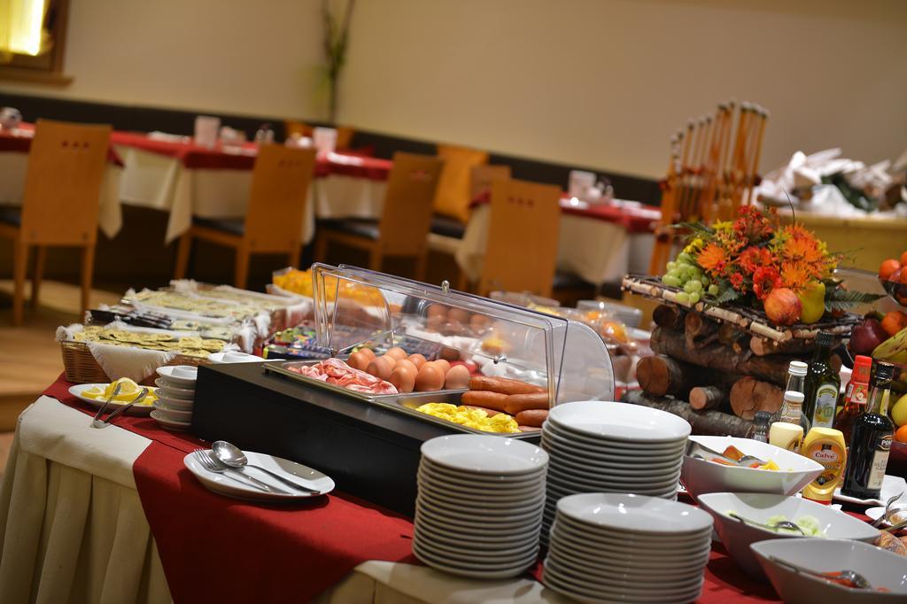 Hotel Meeting ليفينو المظهر الخارجي الصورة