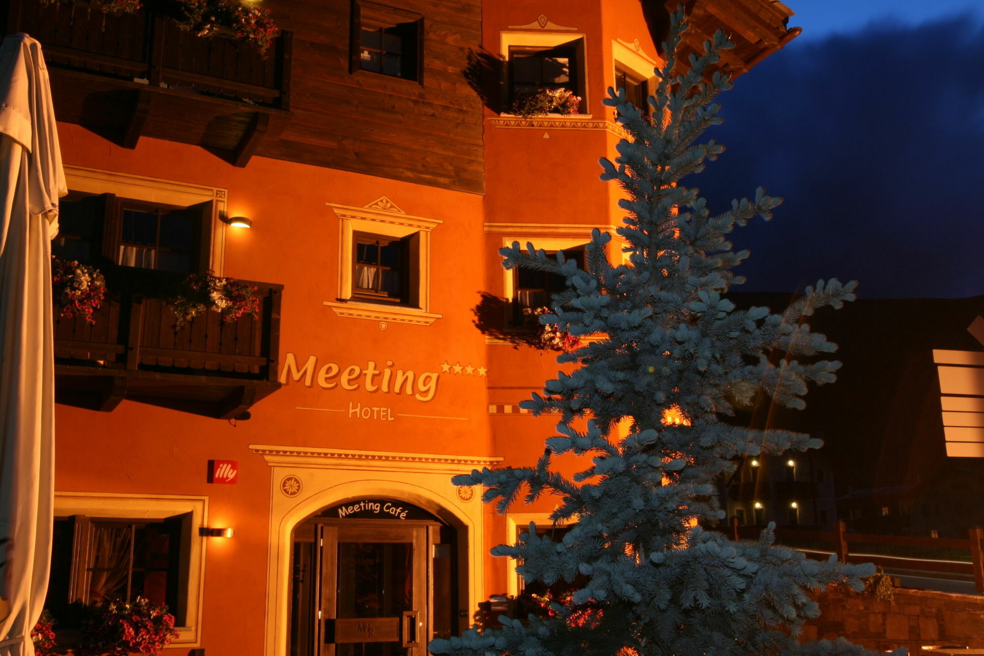 Hotel Meeting ليفينو المظهر الخارجي الصورة